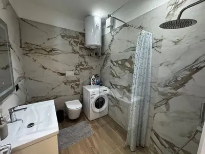Appartamento 1+1 in affitto a TEG, Tirana, 75 m². Foto 4 di 5