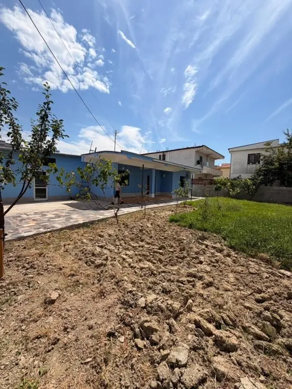 Shtëpi private 2+1 me qera në Kryqi i Kuq, Durrës, 80 m²