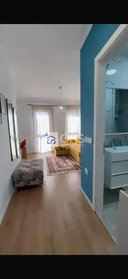 Appartamento 1+1 in affitto a Rruga E Durrsit, Tirana, 100 m². Foto 1 di 12