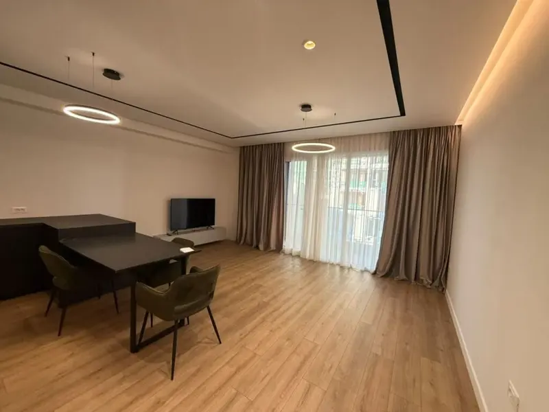 Appartamento 2+1 in affitto a Rruga e Kosovarëve, Tirana, 120 m²