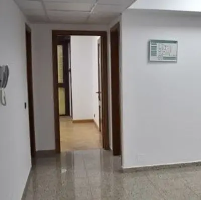 Ufficio in affitto a Sheshi Skënderbej, Tirana, 152 m². Foto 2 di 4