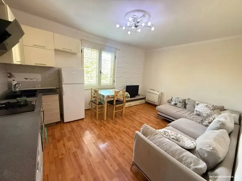 Appartamento 2+1 in affitto ad Oxhaku, Tirana, 75 m²