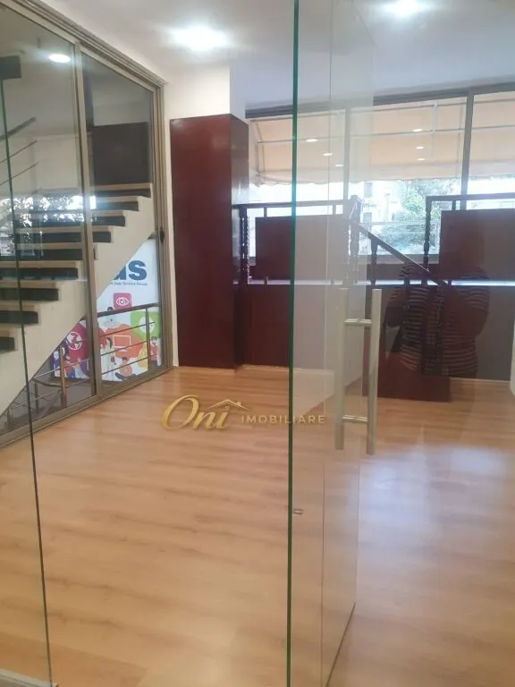 Zyrë me qera në Rruga Bardhok Biba, Tiranë, 65 m². Foto 1 nga 3