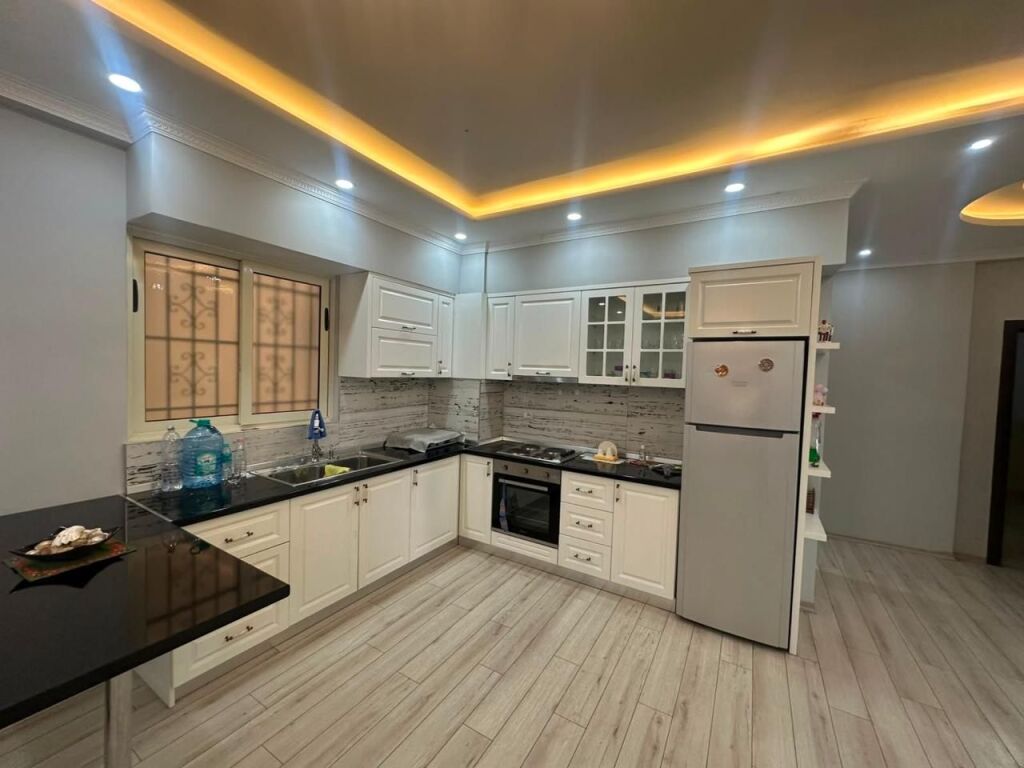 Apartment 2+1 for rent in Fresku, Tirana, 105 m². Photo 2 of 3