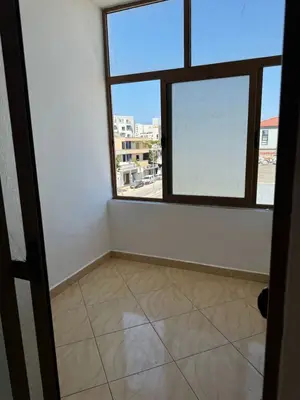 Apartment 3+1 for rent in Rruga Glaukia, Durrës, 165 m². Photo 4 of 12