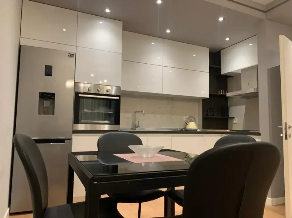 Apartament 2+1 me qera në 21 Dhjetori, Tiranë, 93 m²