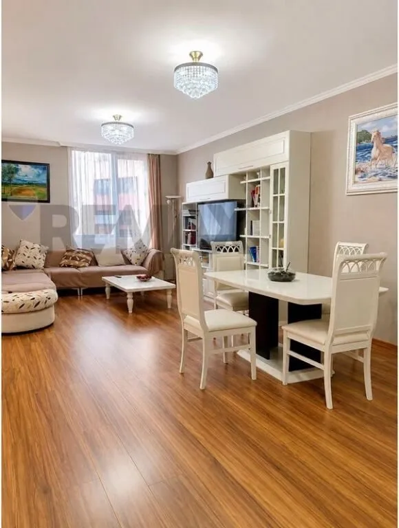 Apartament 2+1 me qera në Rruga Jeronim de Rada, Tiranë, 100 m². Foto 1 nga 9