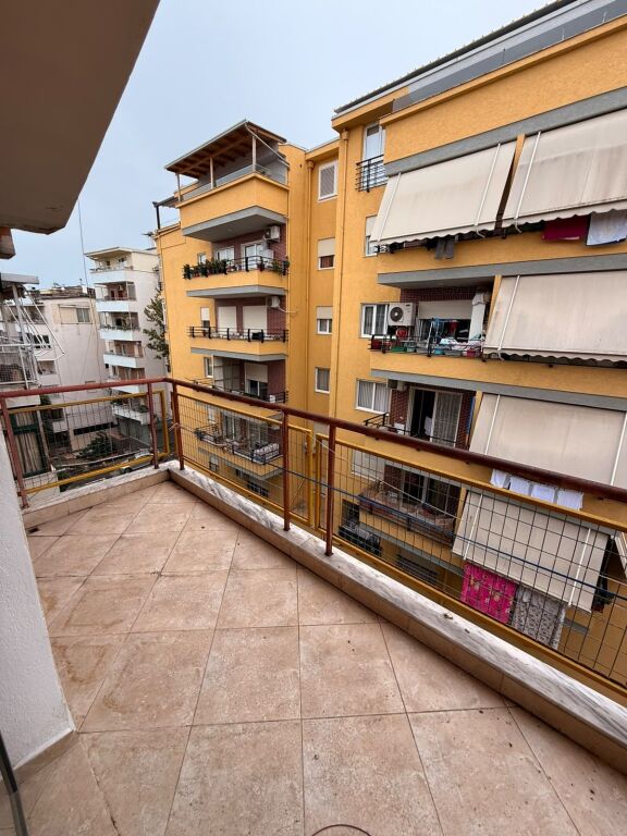 Apartment 2+1 for rent in Kodra e Diellit, Tirana, 110 m². Photo 1 of 3