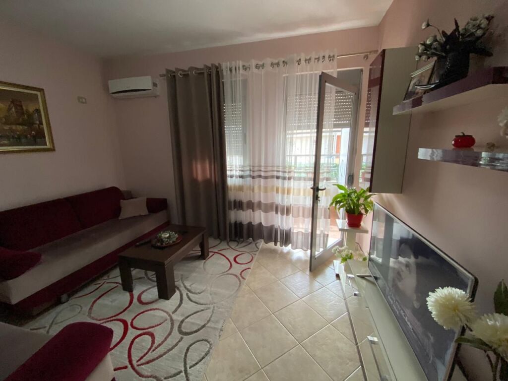 Apartament 2+1 me qera në Rruga Mine Peza, Tiranë, 85 m²