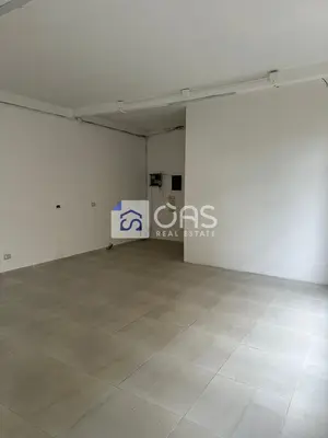 Dyqan me qera në Tregu Elektrik, Tiranë, 100 m². Foto 3 nga 7