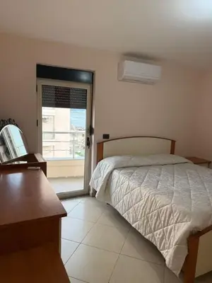 Appartamento 2+1 in affitto ad Ura e Dajlanit, Durazzo, 86 m². Foto 4 di 8