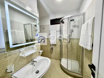Apartament 3+1 me qera në Blloku, Tiranë, 92 m². Foto 6 nga 7