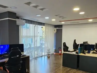 Zyrë me qera në Sheshi Willson, Tiranë, 200 m². Foto 5 nga 5