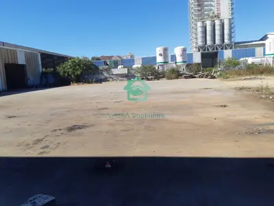 Warehouse for rent in Vore, Vorë, 1,200 m². Photo 3 of 4