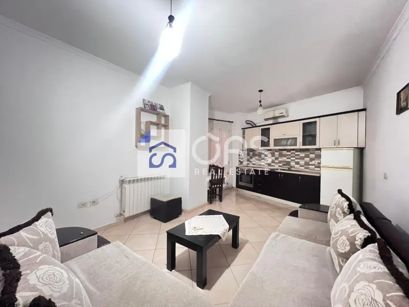 Apartament 1+1 me qera në Porcelan, Tiranë, 70 m²
