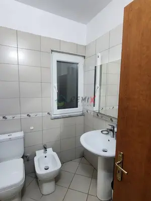Apartment 2+1 for rent in Rruga Mujo Ulqinaku, Durrës, 110 m². Photo 9 of 12