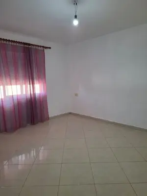Apartment 2+1 for rent in Shkolla e Baletit, Tirana, 100 m². Photo 4 of 5
