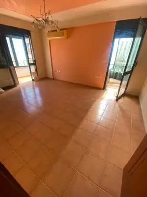 Apartament 2+1 me qera në Rruga Naim Frashëri, Tiranë, 105 m². Foto 2 nga 5