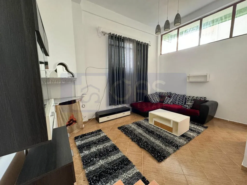 Apartament 1+1 me qera në 5 Maj, Tiranë, 85 m². Foto 1 nga 6