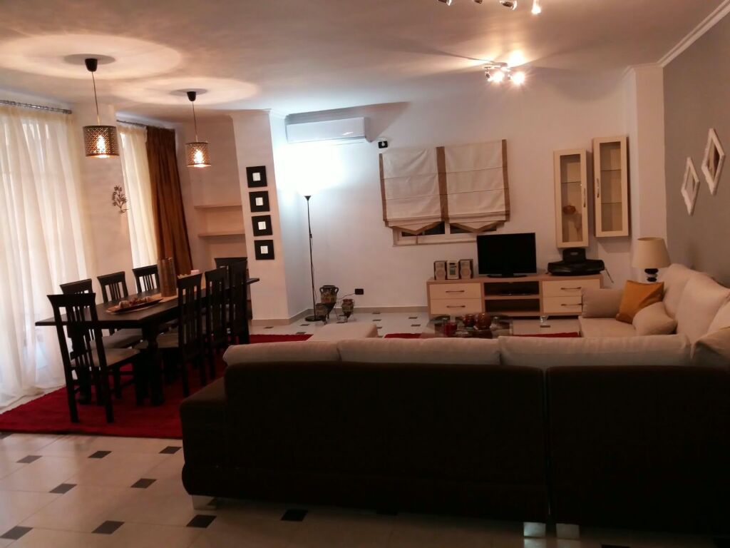 Apartment 3+1 for rent in Komuna e Parisit, Tirana, 130 m². Photo 2 of 3