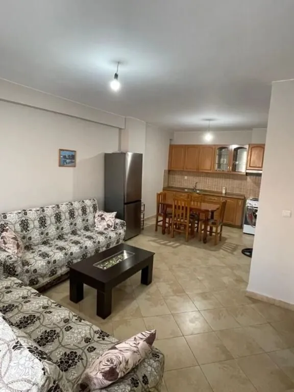 Apartment 2+1 for rent in Pallatet Cabej, Tirana, 90 m². Photo 1 of 4