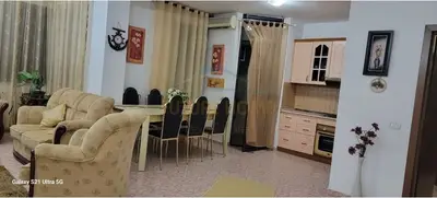 Apartament 2+1 me qera në Blloku, Tiranë, 109 m². Foto 2 nga 5