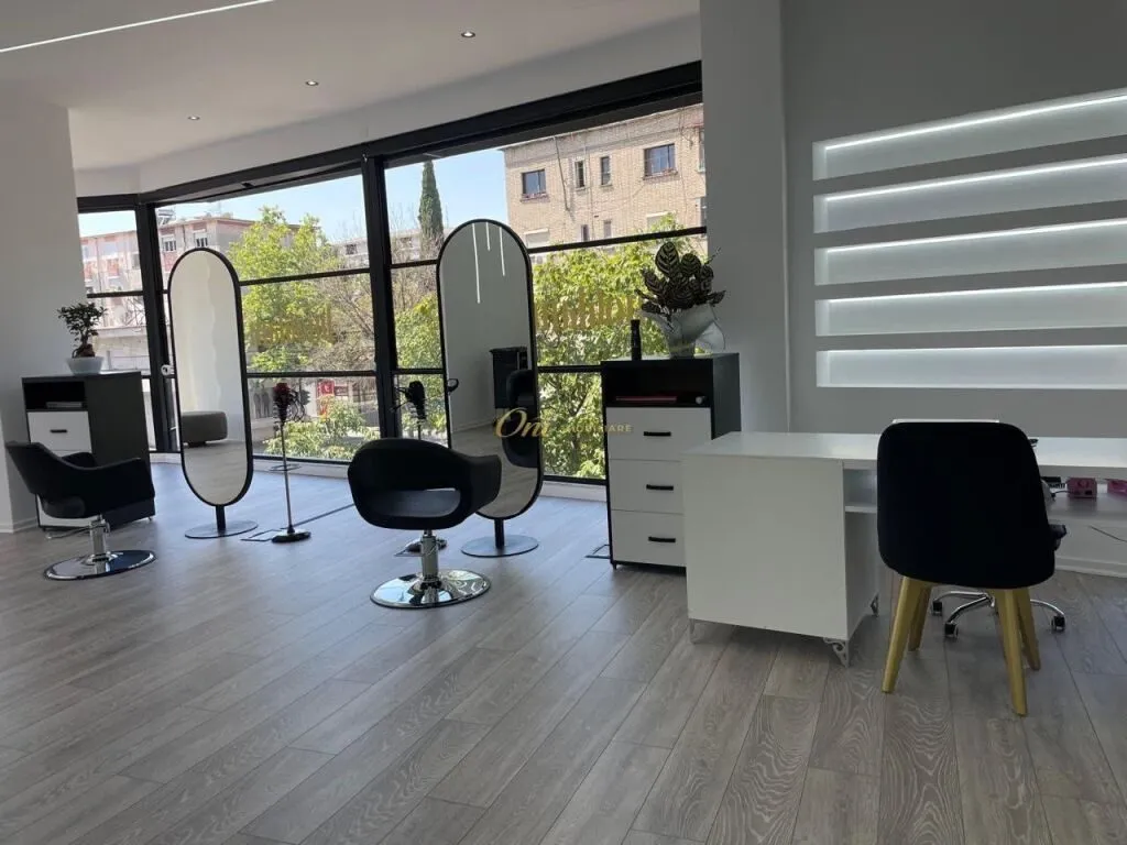 Office for rent in Xhamlliku, Tirana, 115 m². Photo 1 of 3