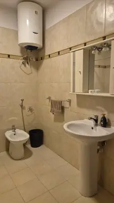 Zyrë me qera në rruga Themistokli Germenji, Tiranë, 140 m². Foto 4 nga 6