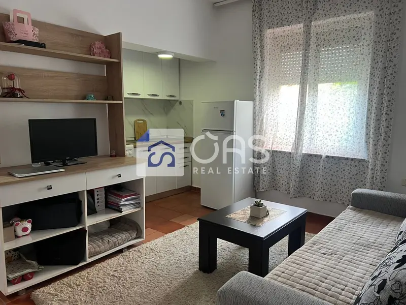 Appartamento 1+1 in affitto a Rruga Bardhyl, Tirana, 74 m²