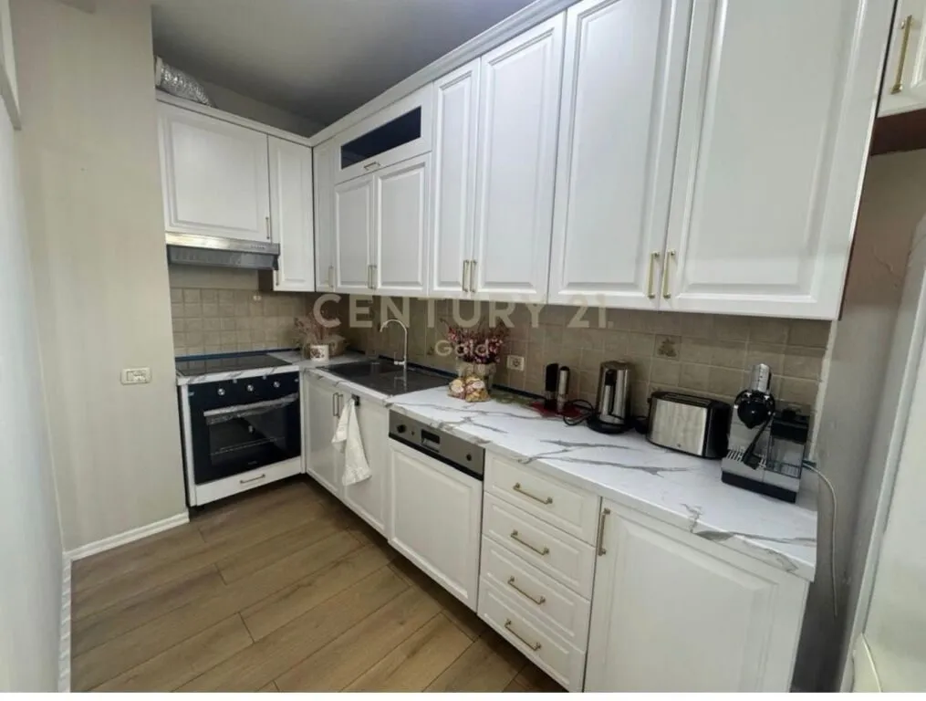 Apartament 2+1 me qera në Rruga Abdi Toptani, Tiranë, 115 m². Foto 1 nga 7