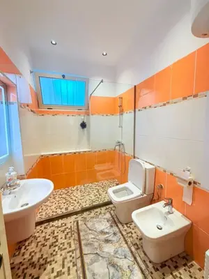Casa indipendente 2+1 in affitto a Bulevardi, Durazzo, 100 m². Foto 8 di 9