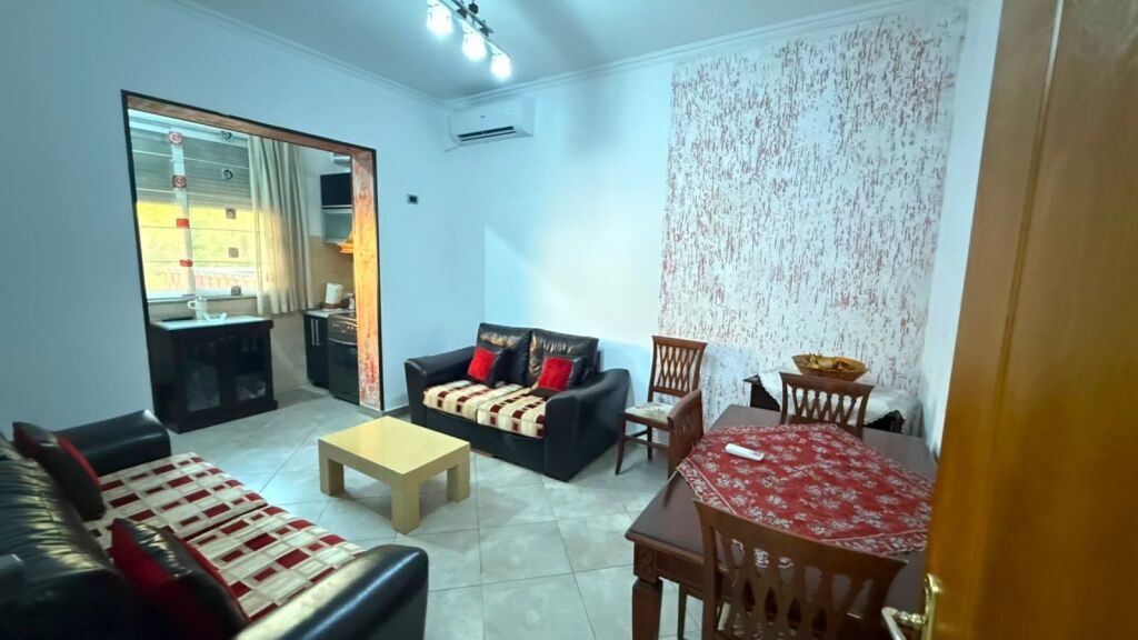 Apartment 2+1 for rent in 21 Dhjetori, Tirana, 92 m². Photo 1 of 3