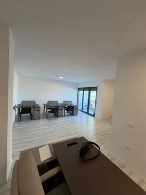Ufficio in affitto a Bulevardi i Ri, Tirana, 105 m². Foto 2 di 3