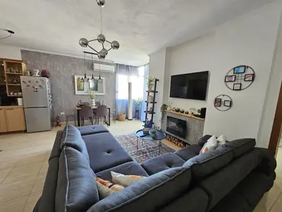 Apartament 1+1 me qera në Rruga e Bogdanëve, Tiranë, 86 m². Foto 1 nga 8