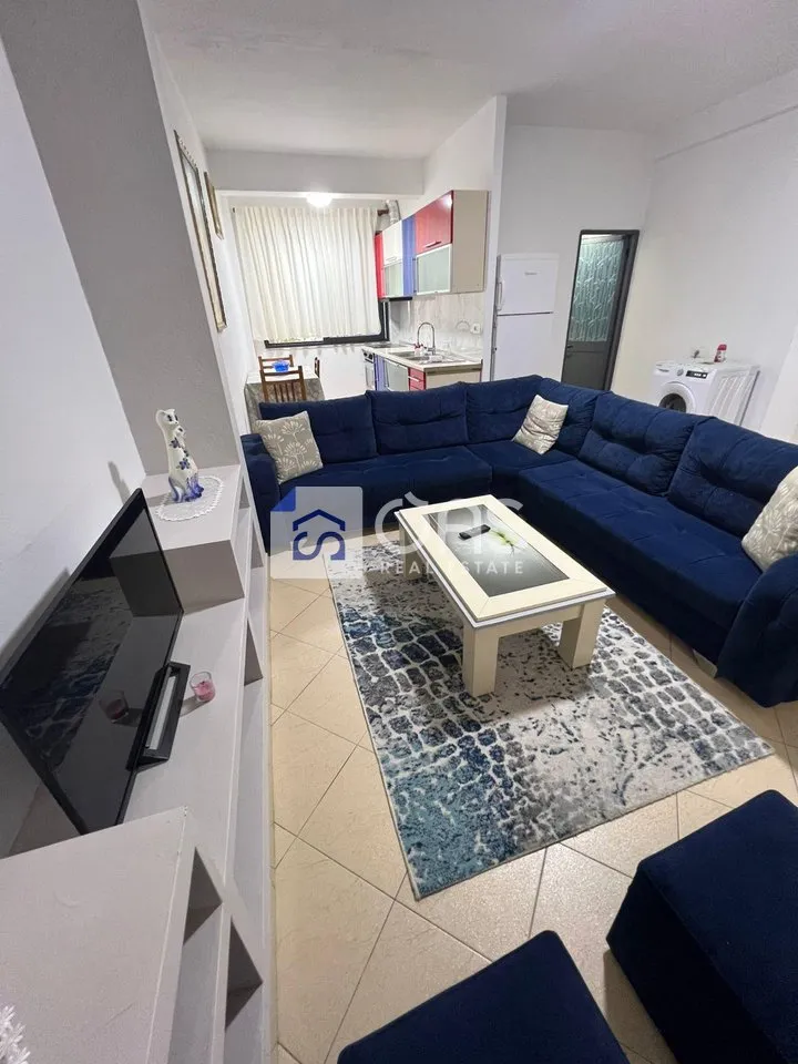 Appartamento 1+1 in affitto a 5 maj, Tirana, 60 m². Foto 1 di 3