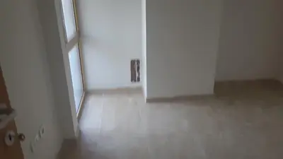 Ambient biznesi me qera në Bulevardi Deshmoret e Kombit, Tiranë, 28 m². Foto 2 nga 12