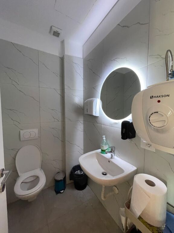 Zyrë me qera në Rruga e Kosovarëve, Tiranë, 81 m². Foto 3 nga 3
