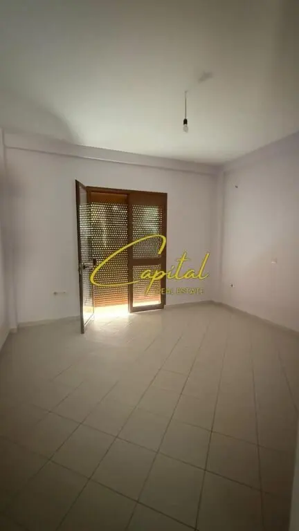 Appartamento 3+1 in affitto a Kodra e Priftit, Tirana, 105 m²