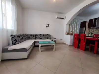 Apartament 2+1 me qera në Stacioni i Trenit, Durrës, 80 m². Foto 2 nga 7