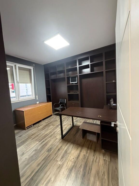 Apartment 3+1 for rent in Ish Fusha e Aviacionit, Tirana, 100 m². Photo 3 of 3