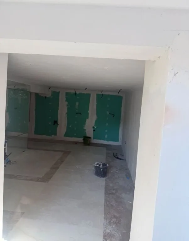 Negozio in affitto a Blloku, Tirana, 40 m². Foto 1 di 3