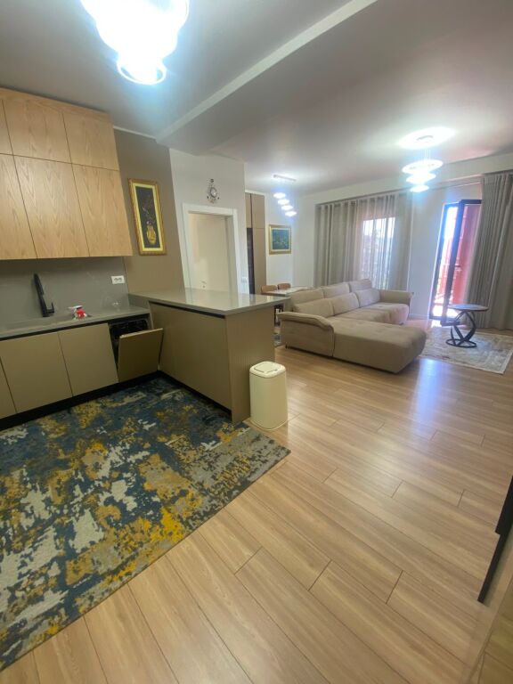 Apartament 3+1 me qera në Rruga e Kavajës, Tiranë, 158 m². Foto 1 nga 3