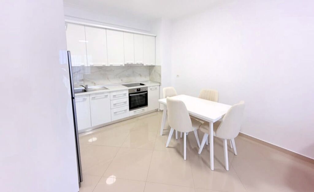 House 1+1 for rent in Unaza e Re, Tirana, 65 m². Photo 3 of 3