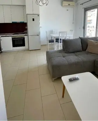 Appartamento 1+1 in affitto a Rruga Him Kolli, Tirana, 70 m². Foto 2 di 3