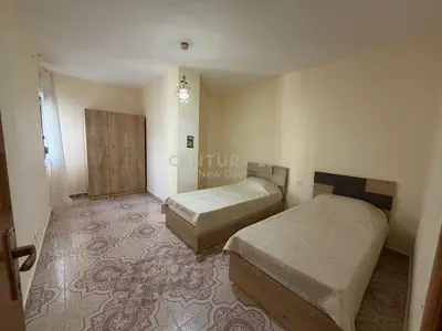 Apartament 2+1 me qera në Tregu Perditshem i Fruta Perimeve, Durrës, 100 m². Foto 4 nga 6