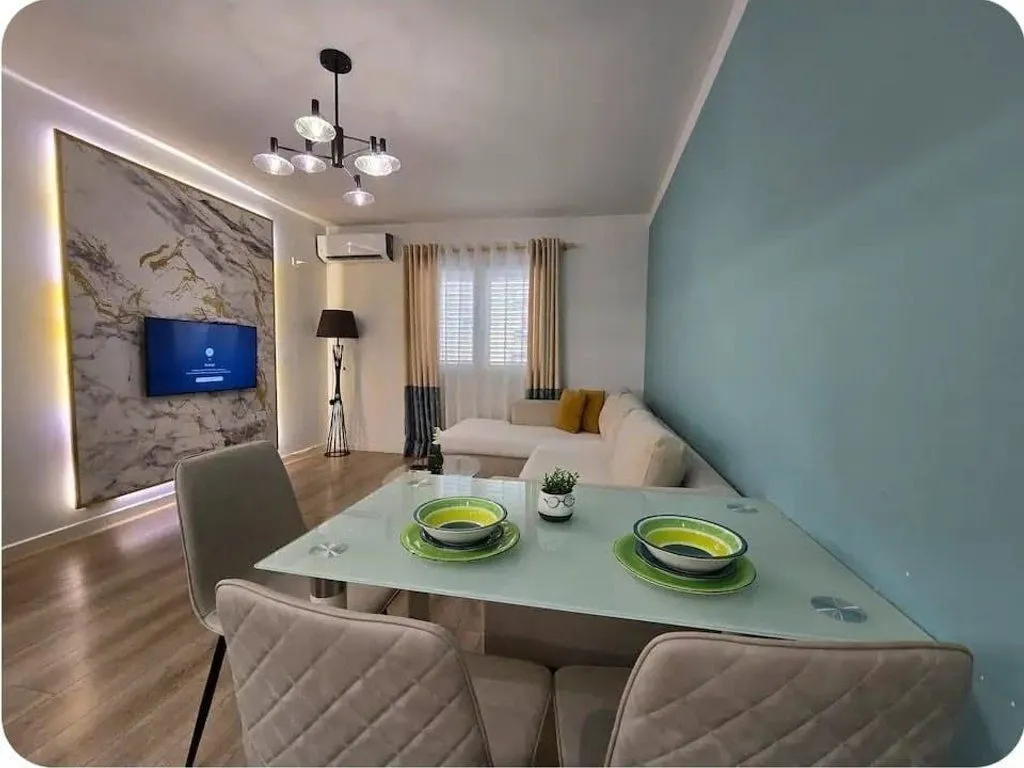 Apartament 1+1 me qera në Sheshi Willson, Tiranë, 60 m². Foto 1 nga 6