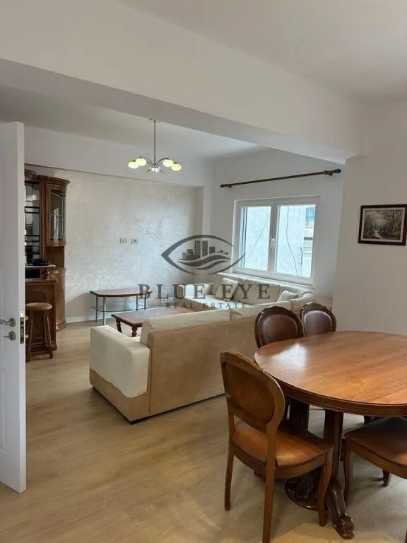 Apartament 2+1 me qera në Markata e peshkut Il Marinaio, Durrës, 110 m². Foto 1 nga 10