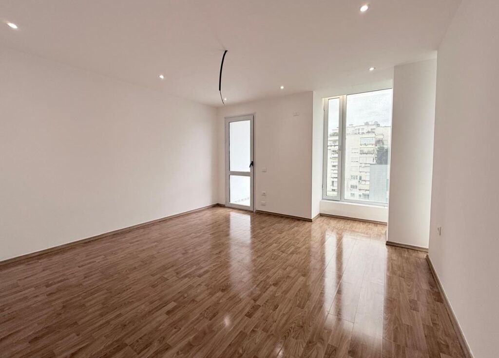 Apartment 2+1 for rent in Rruga e Elbasanit, Tirana, 174 m². Photo 2 of 3