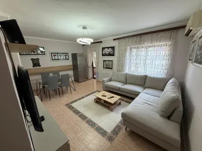 Appartamento 2+1 in affitto a Xhamia e Tabakeve, Tirana, 88 m². Foto 2 di 9