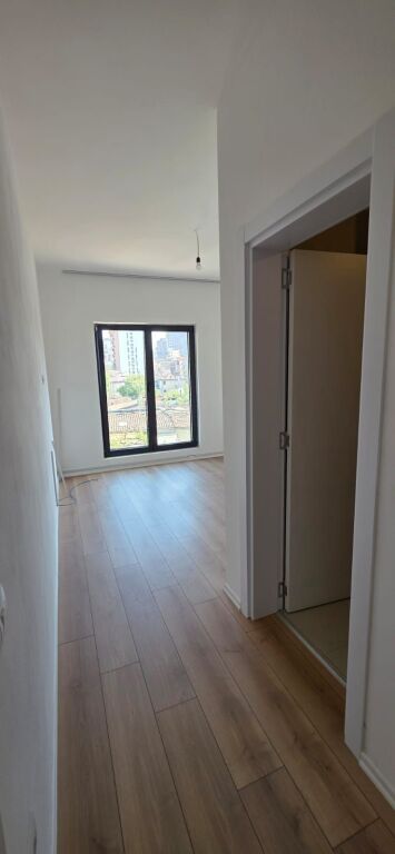 Ufficio in affitto a Rruga e Barrikadave, Tirana, 90 m². Foto 3 di 3